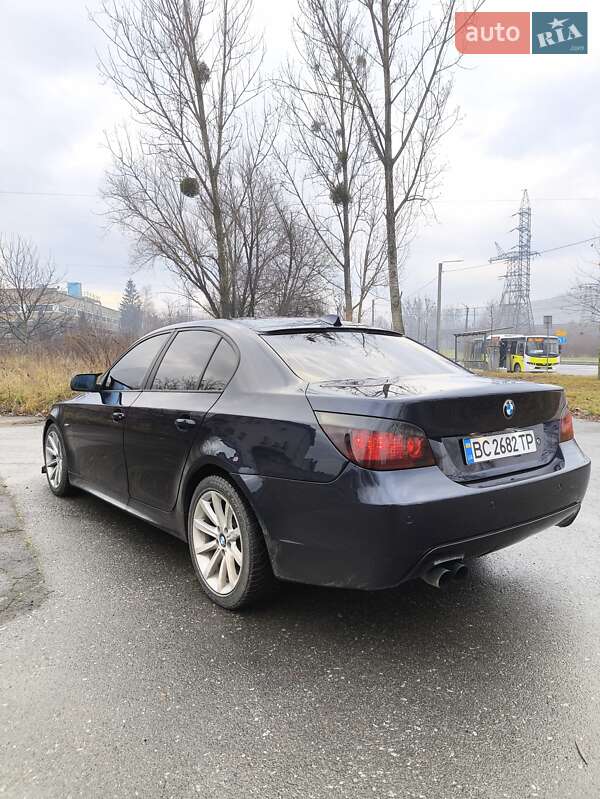 Седан BMW 5 Series 2004 в Львові