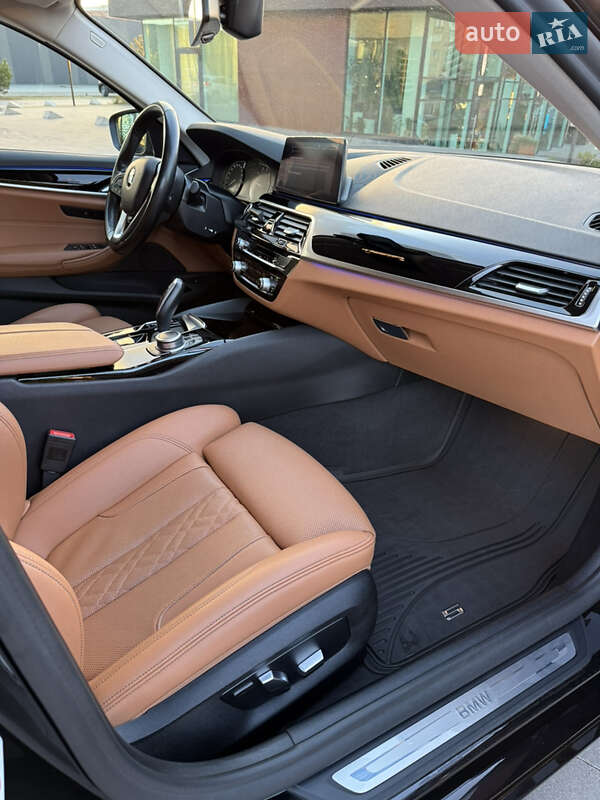 Седан BMW 5 Series 2020 в Хмельницком