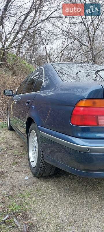 Седан BMW 5 Series 1999 в Кропивницькому