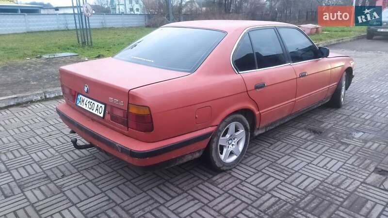 Седан BMW 5 Series 1990 в Жидачові