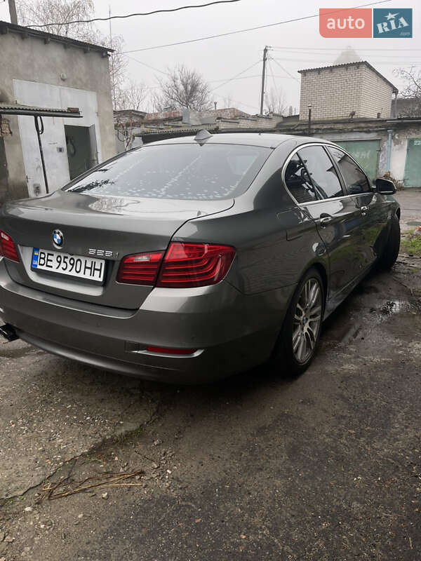 Седан BMW 5 Series 2015 в Миколаєві