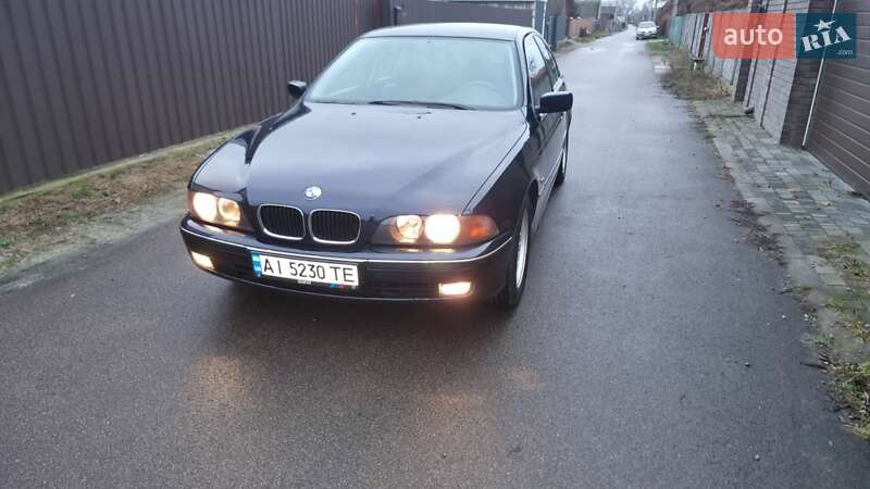 Седан BMW 5 Series 1999 в Киеве