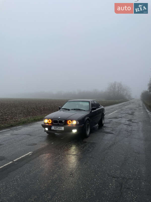 Седан BMW 5 Series 1988 в Кропивницком