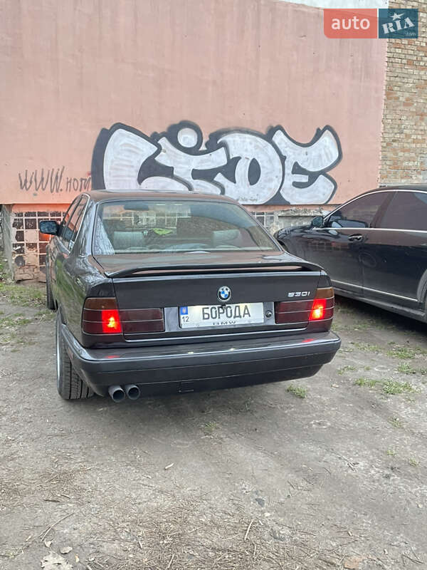 Седан BMW 5 Series 1988 в Кропивницком