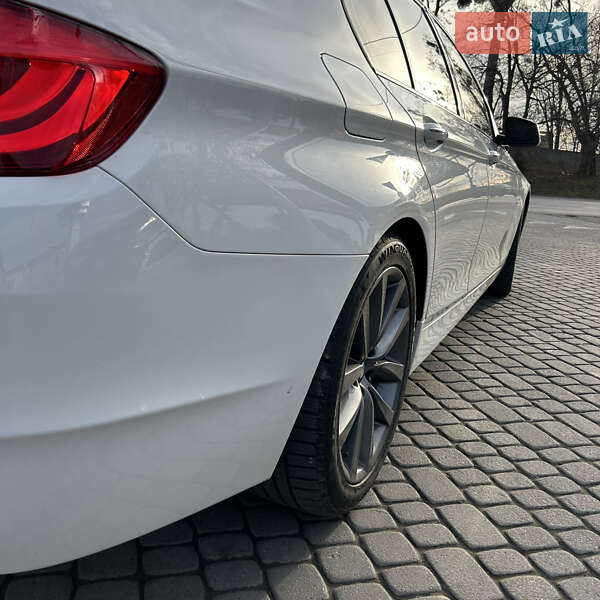 Седан BMW 5 Series 2011 в Львові