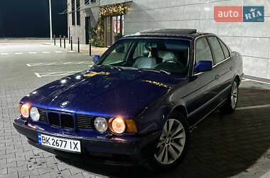 Седан BMW 5 Series 1990 в Сарнах