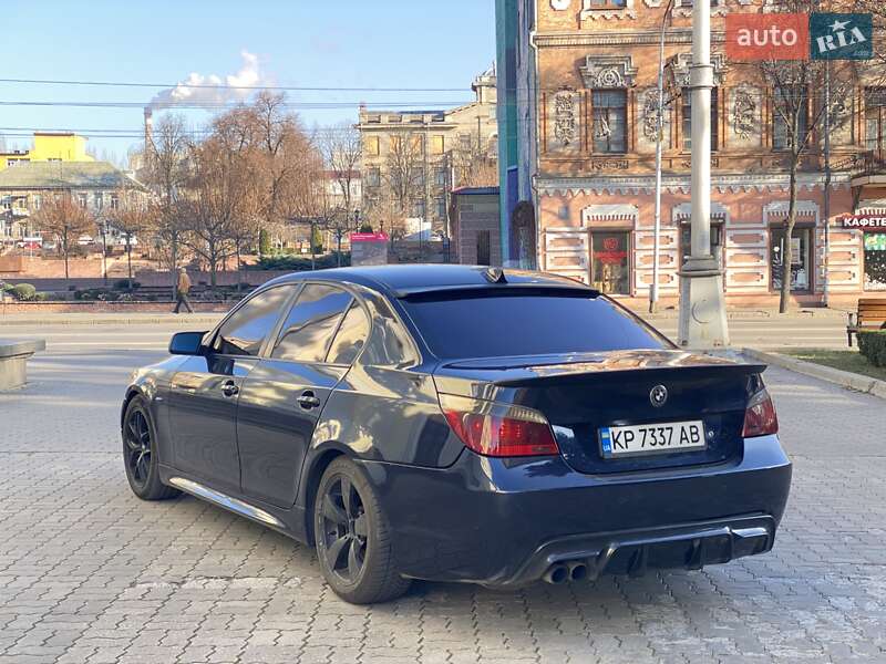 Седан BMW 5 Series 2004 в Запоріжжі