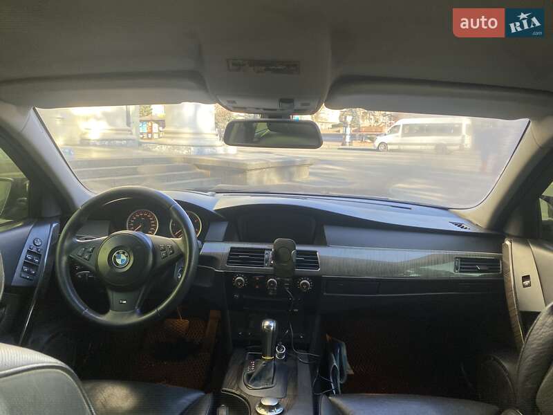 Седан BMW 5 Series 2004 в Запоріжжі