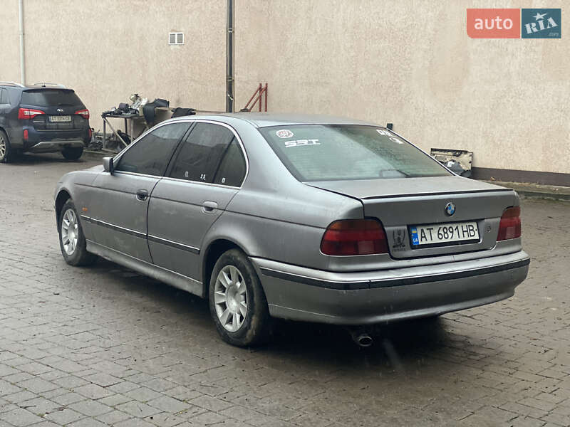 Седан BMW 5 Series 1998 в Калуші