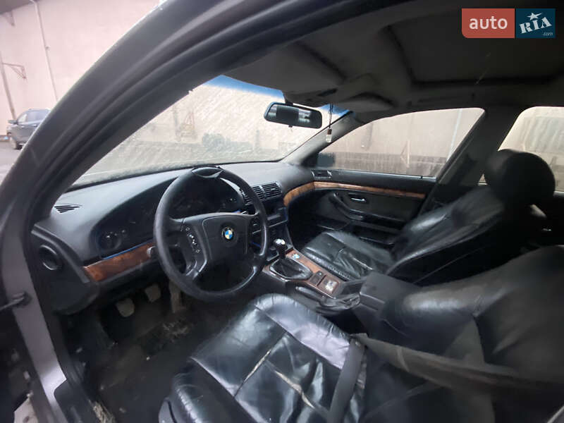 Седан BMW 5 Series 1998 в Калуші