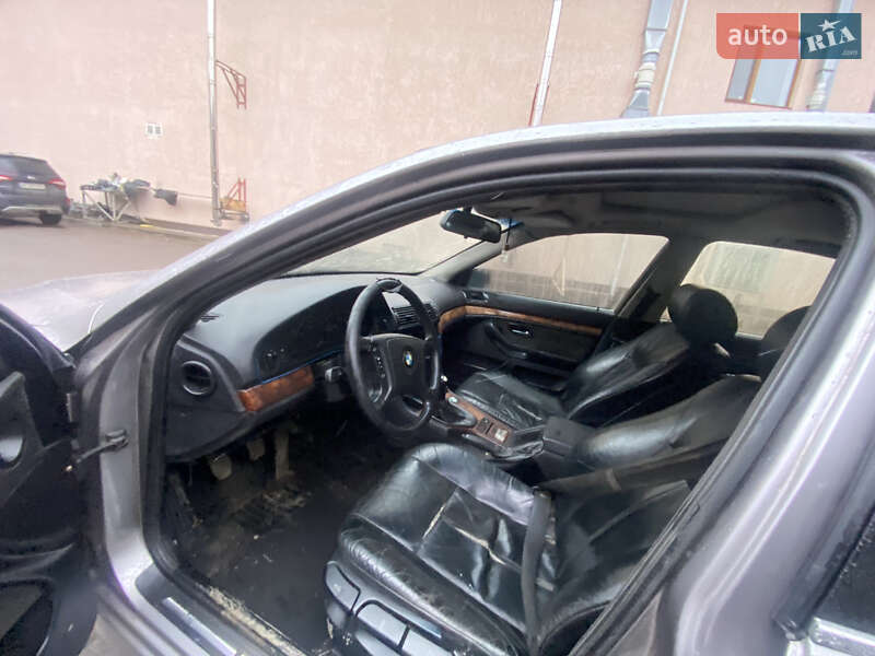 Седан BMW 5 Series 1998 в Калуші