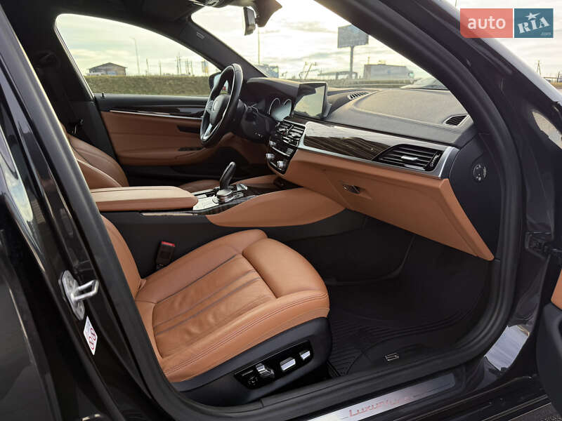 Седан BMW 5 Series 2017 в Львові