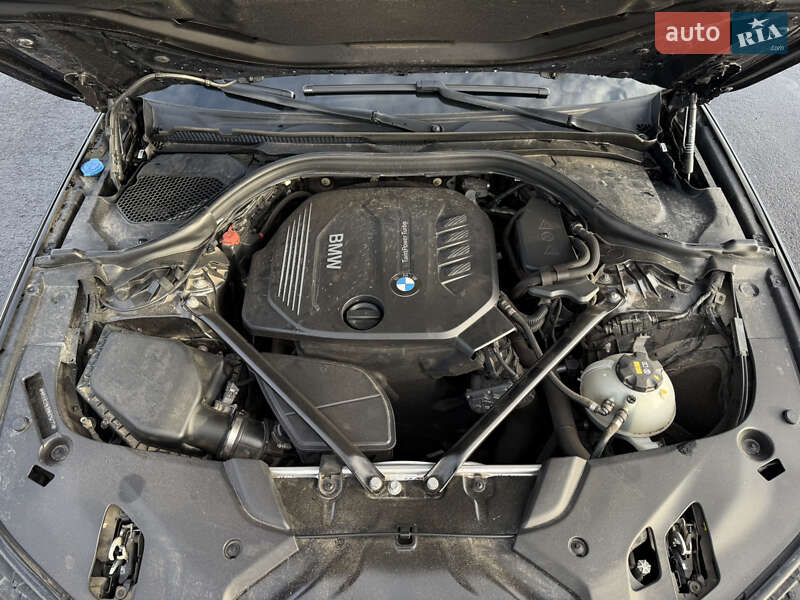 Седан BMW 5 Series 2017 в Львові