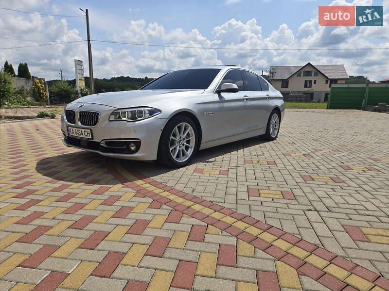 Седан BMW 5 Series 2015 в Мукачевому