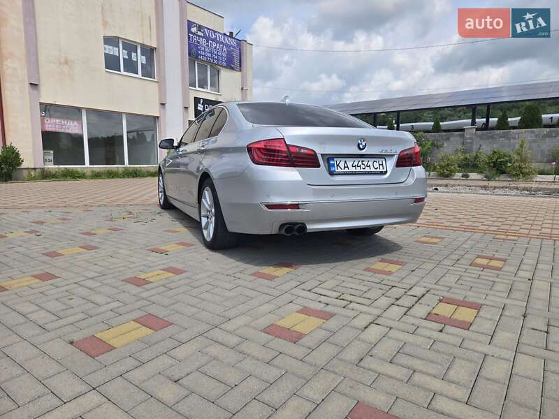 Седан BMW 5 Series 2015 в Мукачевому