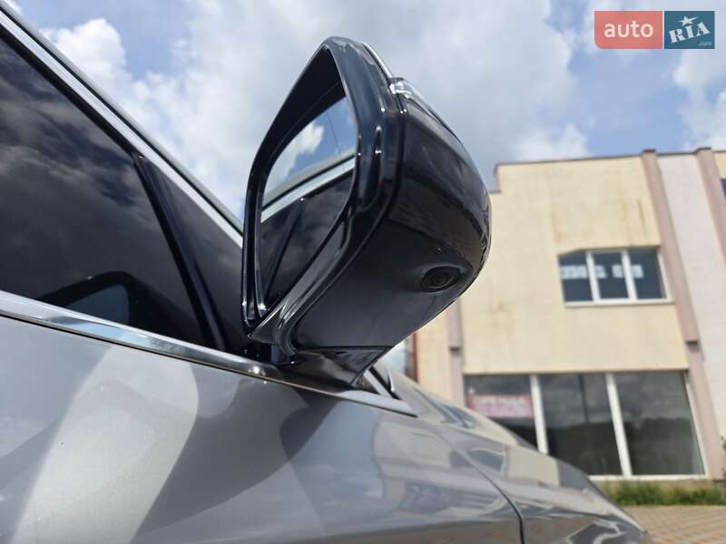 Седан BMW 5 Series 2015 в Мукачевому