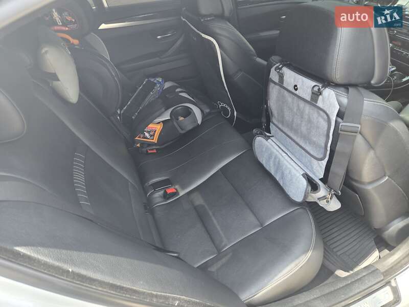 Седан BMW 5 Series 2015 в Мукачевому