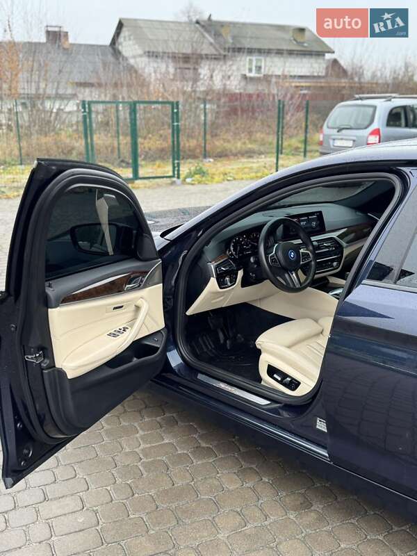 Седан BMW 5 Series 2017 в Камне-Каширском