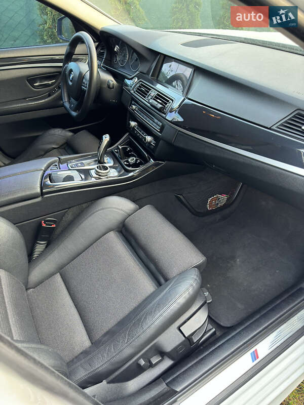 Седан BMW 5 Series 2011 в Сторожинце