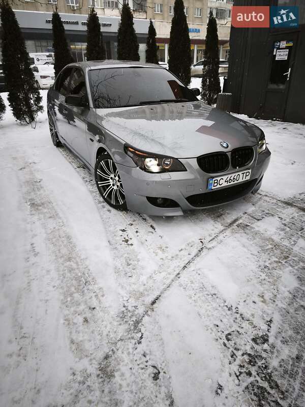 Седан BMW 5 Series 2004 в Львові