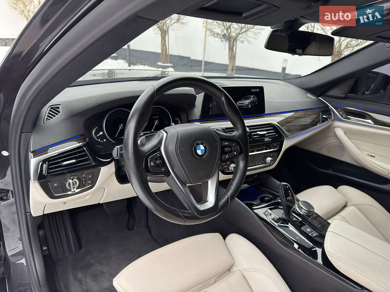 Седан BMW 5 Series 2017 в Мукачевому
