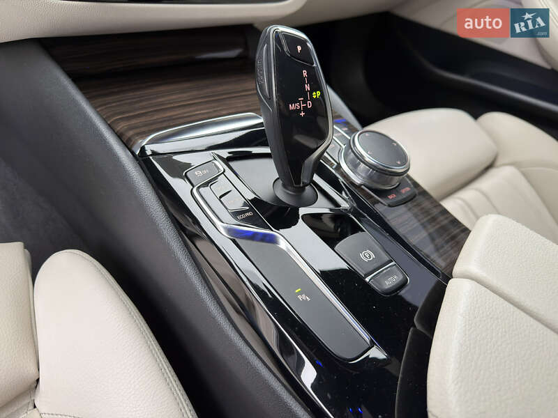 Седан BMW 5 Series 2017 в Мукачевому