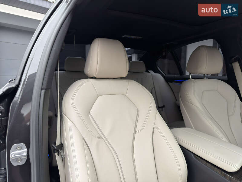 Седан BMW 5 Series 2017 в Мукачевому