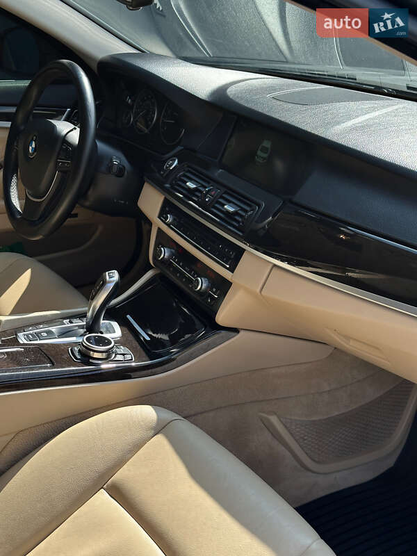Седан BMW 5 Series 2012 в Хмельницькому