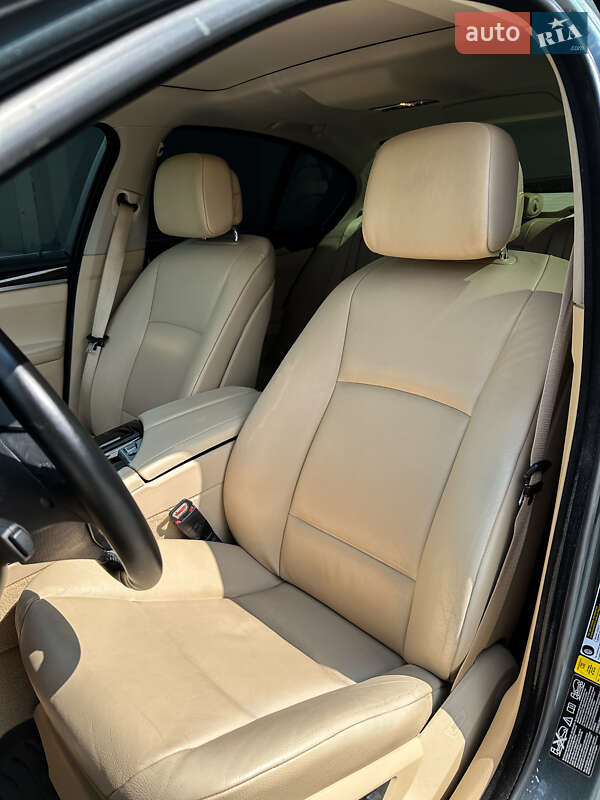 Седан BMW 5 Series 2012 в Хмельницькому