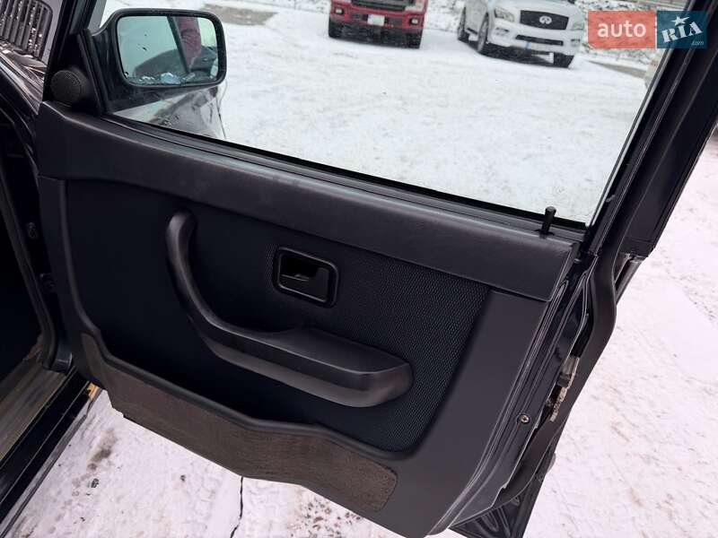 Седан BMW 5 Series 1982 в Киеве