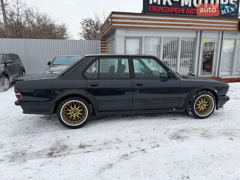 Седан BMW 5 Series 1982 в Киеве