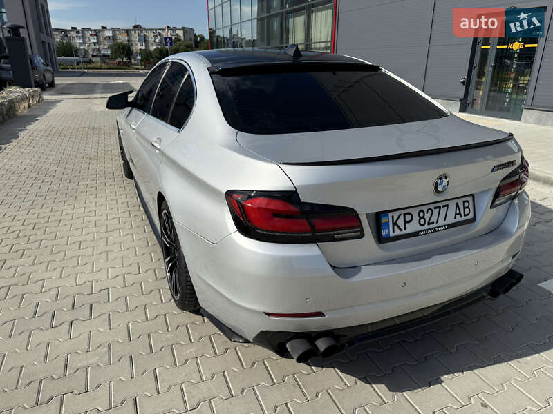 Седан BMW 5 Series 2010 в Калуше