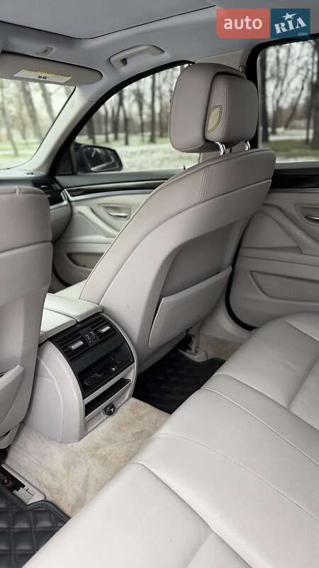 Седан BMW 5 Series 2012 в Кривом Роге