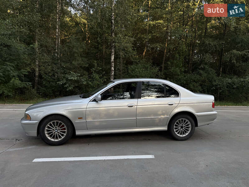 Седан BMW 5 Series 2001 в Славуте