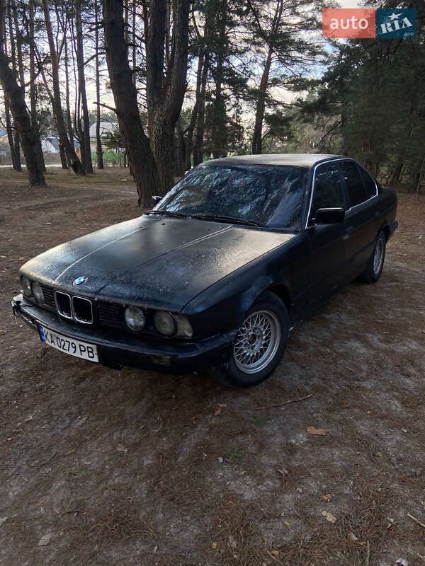 Седан BMW 5 Series 1991 в Василькове