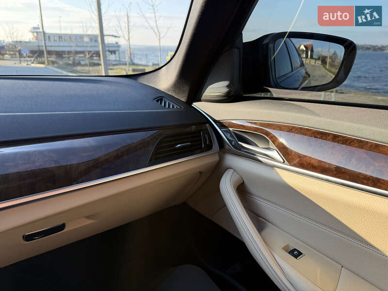 Седан BMW 5 Series 2018 в Николаеве