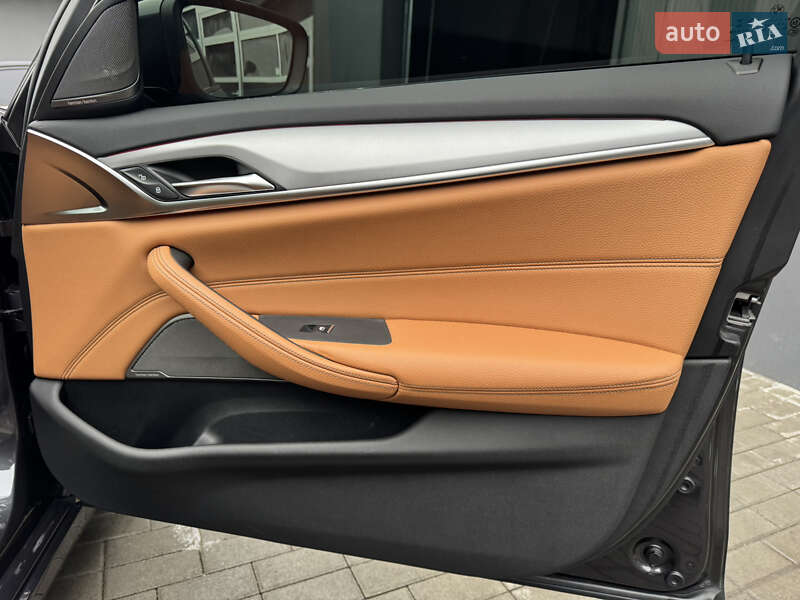 Универсал BMW 5 Series 2021 в Мукачево