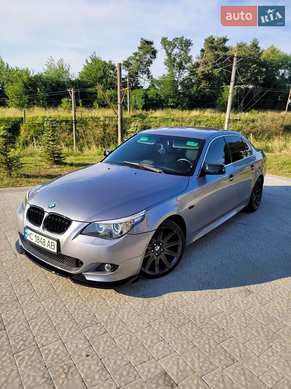 Седан BMW 5 Series 2004 в Львове