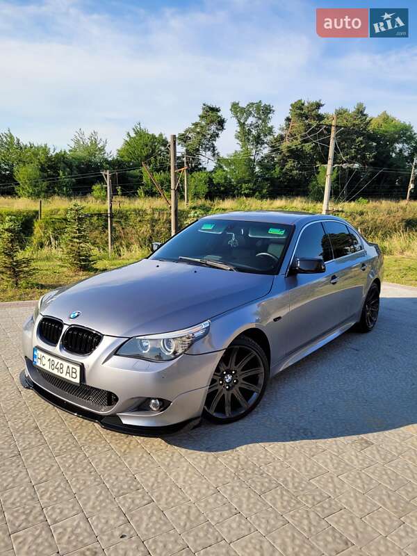 Седан BMW 5 Series 2004 в Львове