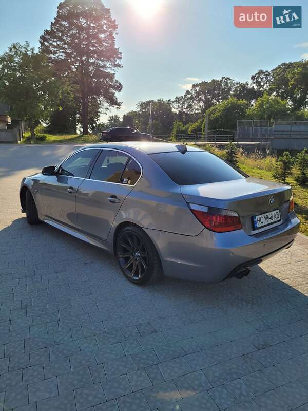 Седан BMW 5 Series 2004 в Львове