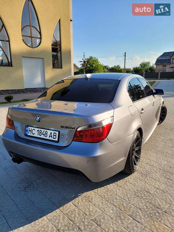 Седан BMW 5 Series 2004 в Львове