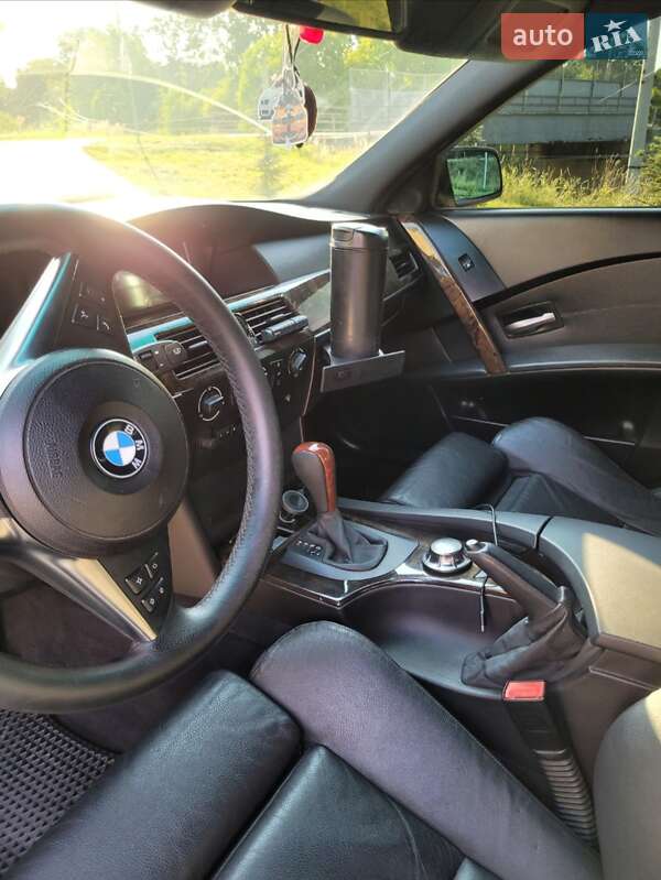 Седан BMW 5 Series 2004 в Львове