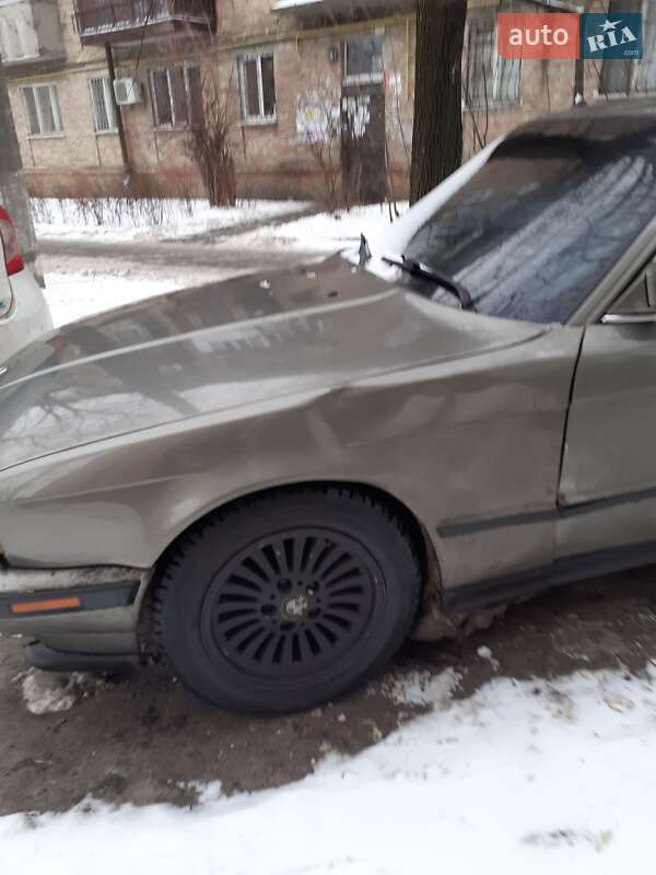 Седан BMW 5 Series 1991 в Киеве