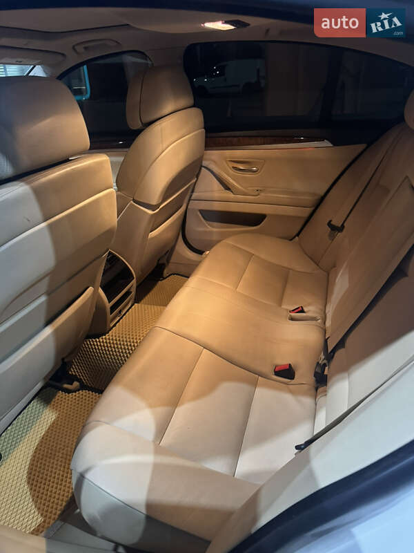 Седан BMW 5 Series 2013 в Черновцах