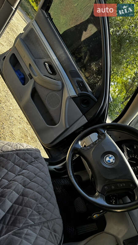 Седан BMW 5 Series 2002 в Днепре