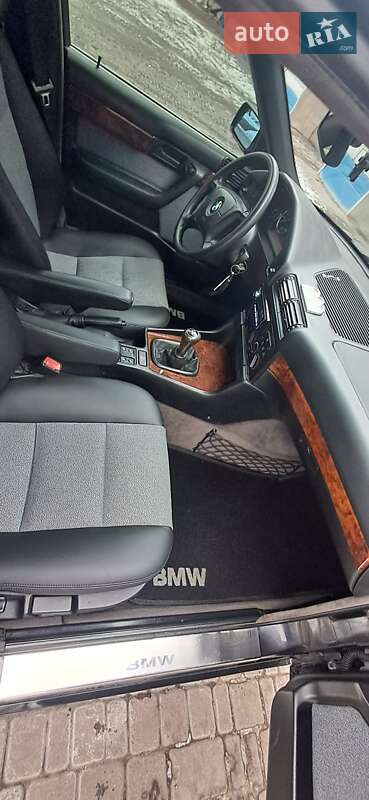 Седан BMW 5 Series 1995 в Одессе