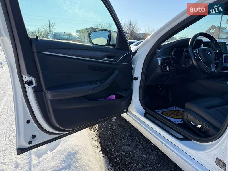 Седан BMW 5 Series 2018 в Ужгороде