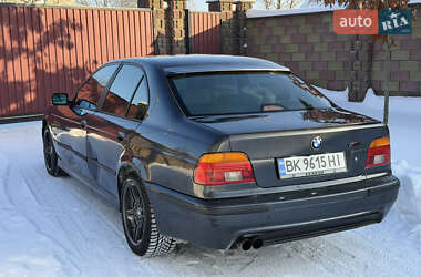 Седан BMW 5 Series 1998 в Дубровиці