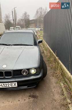 Седан BMW 5 Series 1989 в Житомире