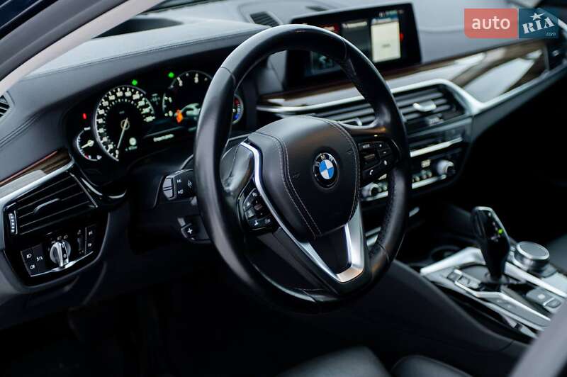 Седан BMW 5 Series 2019 в Ровно